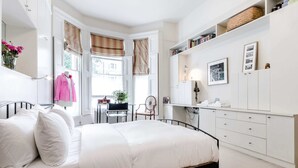 Room - Chic 1 Bedroom Apartment in Shepherd's Bush (London)