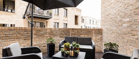 Apartment (2 Bedrooms) | Balcony