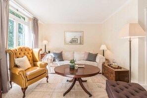 Appartement (3 Bedrooms) | Salle de séjour
