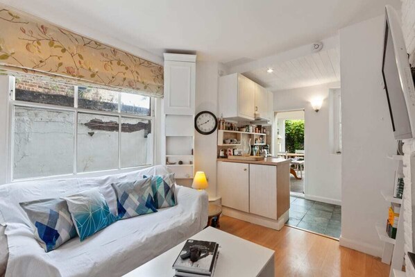 Televisión, chimenea