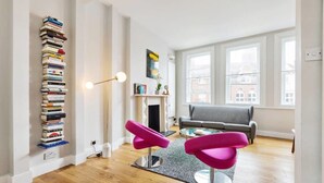 Living area - Modern & Chic 2bed Hampstead Duplex 1 min to Tube (London)
