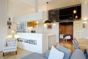 Apartment (1 Bedroom) | Living room | 20-inch TV with digital channels - Modern Design 1 Bedroom Apartment in Waterloo (London)