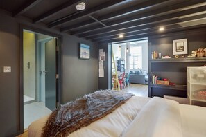 อพาร์ทเมนท์ (1 Bedroom) | 1 ห้ องนอน, พื้นที่ทำงานแบบใช้แล็ปท็อป, เตารีด/โต๊ะรีดผ้า, Wi-Fi ฟรี