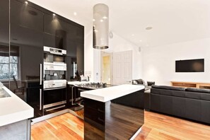 Fridge, microwave, oven, dishwasher - Spacious 2bed 2.5bath in Pimlico, 3mins to Tube (London)