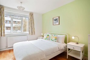 Apartment (3 Bedrooms) | 3 bedrooms, laptop workspace, iron/ironing board, free WiFi - Cosy 3 Bed Flat w Communal Garden in Euston (London)