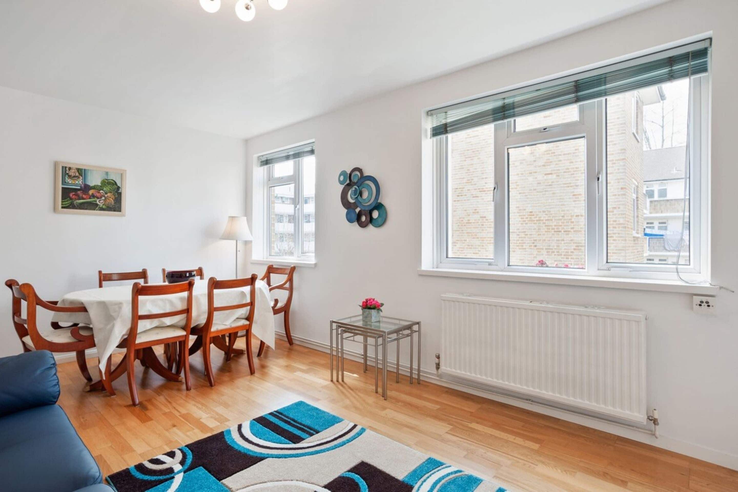 Apartment (3 Bedrooms) | Private kitchen | Fridge, microwave, oven, stovetop