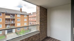 Property grounds - Spacious 2bed w/ Private Balcony in Surrey Quays (London)
