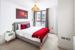 2 habitaciones y espacio para trabajar con laptop