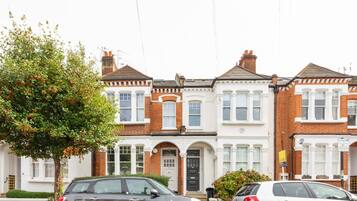 Apartment (2 Bedrooms) | Exterior