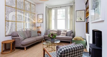 Stunning 2 Bed Apt W Garden in Clapham