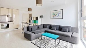 Unclassified image, 5 of 24, button - Sleek & Spacious 4 Sleeper, 5 Mins to Moorgate (London)