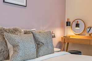 House (2 Bedrooms)