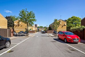 Apartment (2 Bedrooms) | Parking
