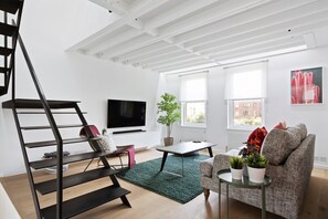 Apartment (2 Bedrooms) | Living room