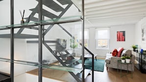 Apartment (2 Bedrooms) | 2 bedrooms, laptop workspace, iron/ironing board, free WiFi - Stylish Modern 2 Bedroom Apartment Near Shoreditch (London)