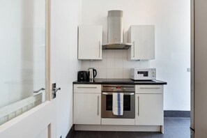 Private kitchen - Stunning 1 Bed Apt, Sleeps 4 nr Central London (London)