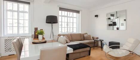 Apartment (2 Bedrooms) | Living room