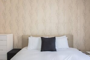 Apartment (2 Bedrooms) | 2 bedrooms, iron/ironing board, bed sheets - Modern 2 Bedroom Apartment in Marble Arch (London)