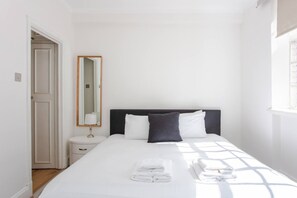 2 bedrooms, iron/ironing board, bed sheets - Modern 2 Bedroom Apartment in Marble Arch (London)