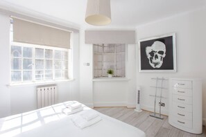 Apartment (2 Bedrooms) | 2 bedrooms, iron/ironing board, bed sheets - Modern 2 Bedroom Apartment in Marble Arch (London)