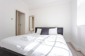 Huoneisto (2 Bedrooms) | 2 makuuhuonetta, silitysrauta/-lauta, vuodevaatteet