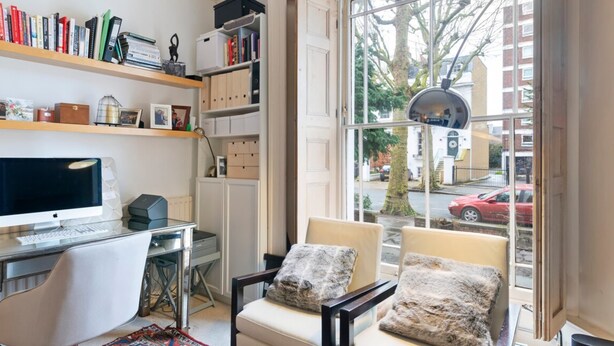 Apartment (1 Bedroom) | Living room - Contemporary 1 Bedroom Apartment in Hammersmith (London)
