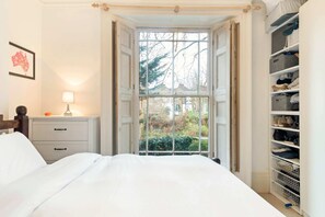 1 bedroom, iron/ironing board, free WiFi, bed sheets - Contemporary 1 Bedroom Apartment in Hammersmith (London)