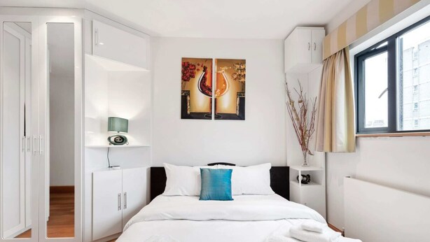 Unclassified image, 1 of 24, button - Modern 2 Bedroom Apartment in Old Street (London)