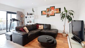 Unclassified image, 2 of 24, button - Modern 2 Bedroom Apartment in Old Street (London)