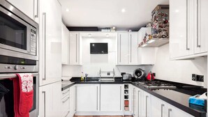 Unclassified image, 5 of 24, button - Modern 2 Bedroom Apartment in Old Street (London)
