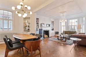 Dining - Stunning 2-bedroom Apartment in Chelsea (London)