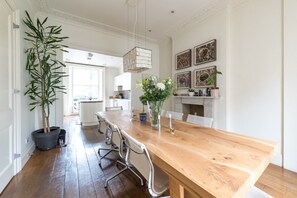 House (5 Bedrooms) | Private kitchen