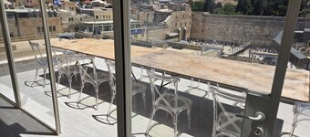 Western Wall View Apartment
