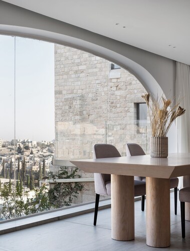 Western Wall View Apartment