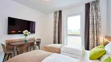 Business Double or Twin Room | Desk, laptop workspace, free WiFi, bed sheets