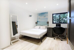2 bedrooms, desk, iron/ironing board, free WiFi