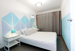 2 bedrooms, desk, iron/ironing board, free WiFi - T3 for 5 people, in the countryside 10 mn from Aix-en-Provence (EGUILLES)