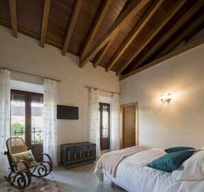 Soundproofing, iron/ironing board, free WiFi, bed sheets