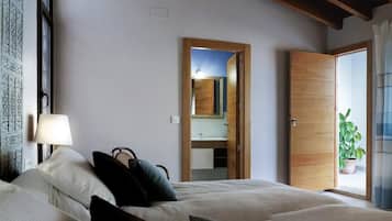 Sistema de insonorización, tabla de planchar con plancha y wifi gratis
