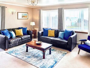 Unclassified image, 3 of 23, button