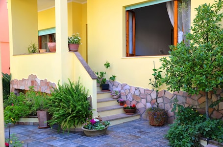 Exterior detail. Under the banner of your holiday!!!!