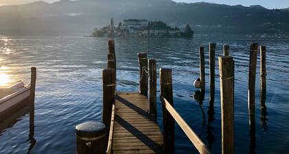 'Casa Pedum'- large apartment with panoramic views of Lake Maggiore + mountain