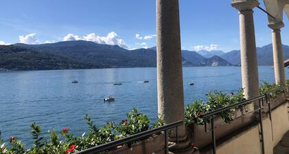 'Casa Pedum'- large apartment with panoramic views of Lake Maggiore + mountain