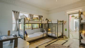 8 Bed Mixed Dorm | Free WiFi