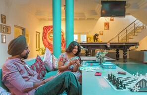 Lobby lounge - Zostel Pushkar (Pushkar)