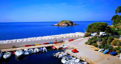 Waterfront apartment