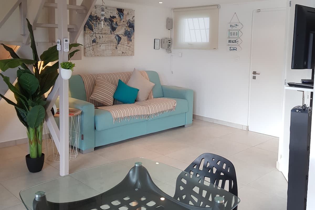 BUNGALOW MEZZANINE 6 | Living area | Smart TV, streaming services