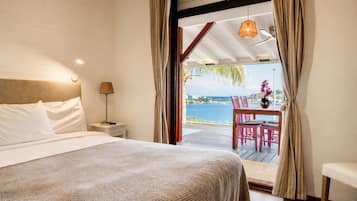 Bộ đồ giường cao cấp, két bảo mật tại phòng, trang trí khác biệt