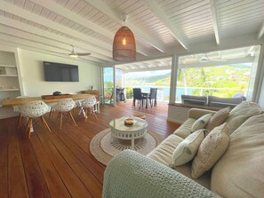 Comfort studio suite | Woonruimte | Flatscreentelevisie