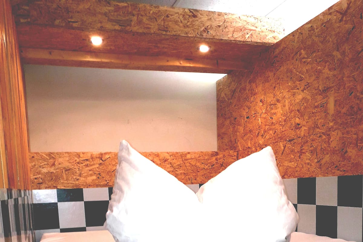 Double Room, Shared Bathroom | 1 bedroom